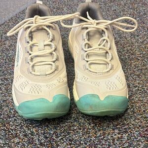 Keen Low Hiking Boots
